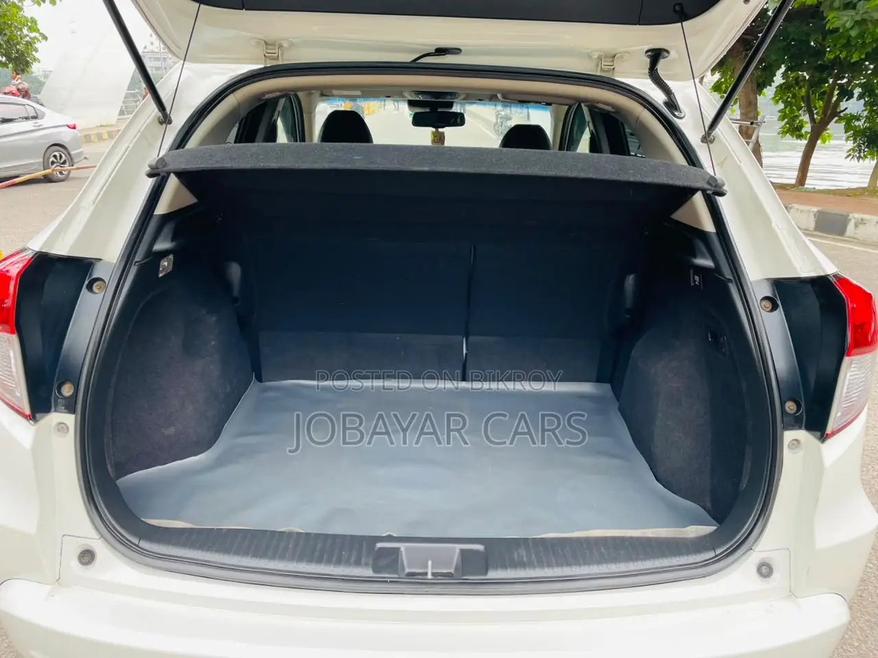 New Honda Vezel 1.5 Hybrid 2 Wheel Drive 2014 White