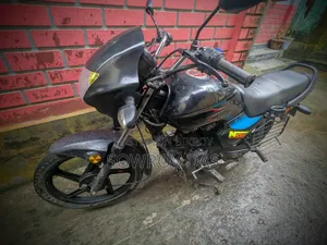 Walton Cruize 2010 Black