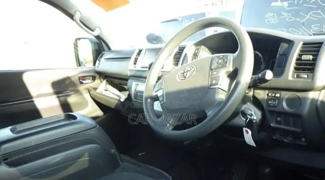 Toyota HiAce 2020 Black