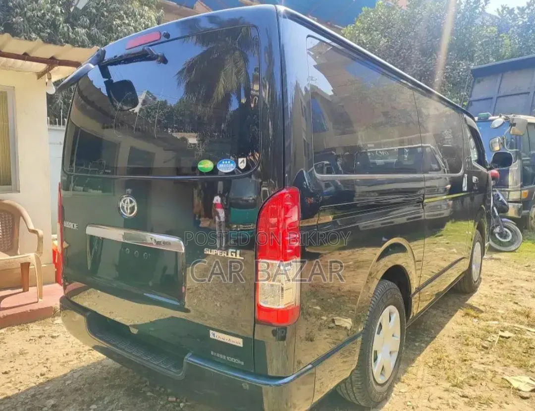 Toyota HiAce 2020 Black