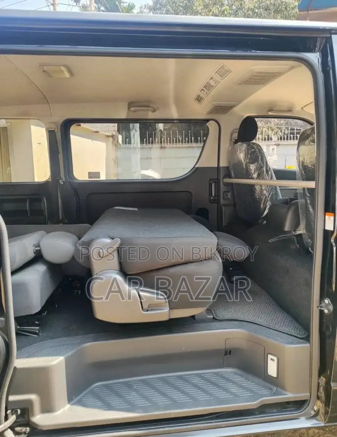 Toyota HiAce 2020 Black