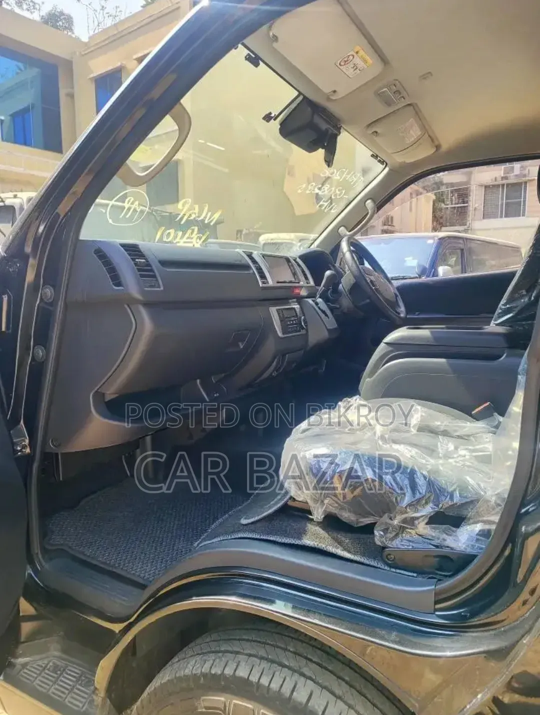 Toyota HiAce 2020 Black
