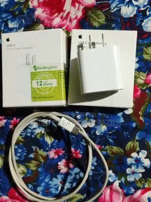 Apple 20W USB-C Power Adapter + Apple USB-C to Lightning Cable (1m)