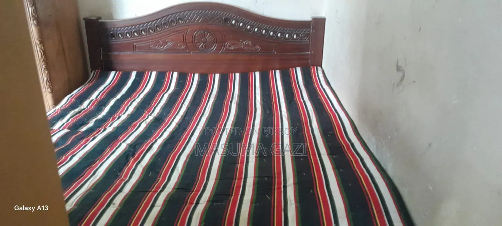 6/7 feet bed for sale with mattress and cushion