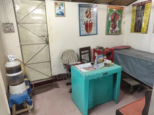 দুই রুম বিশিষ্ট দোকান ভাড়া দেওয়া হবে