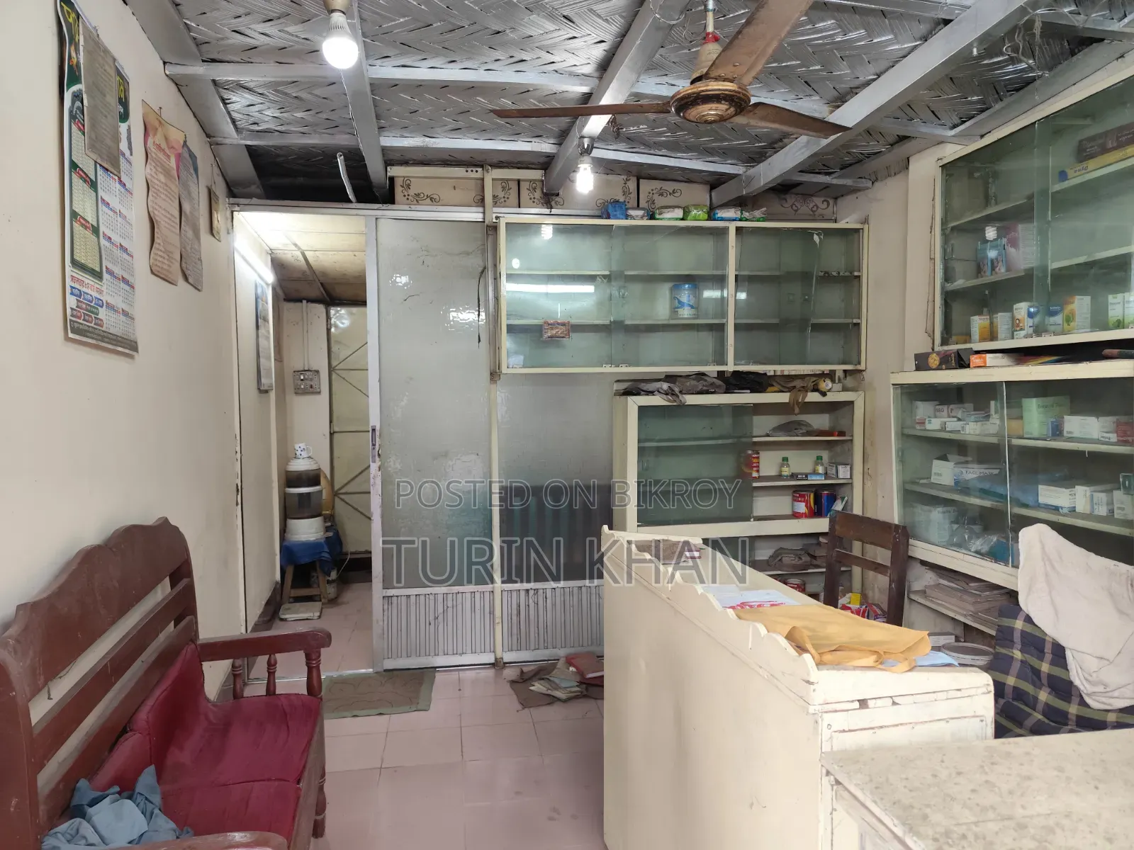 Two-room shop for rent