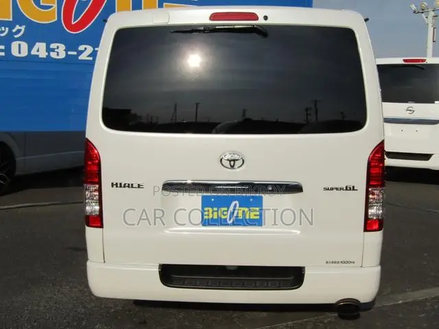 Toyota Grand HiAce 2002 Pearl