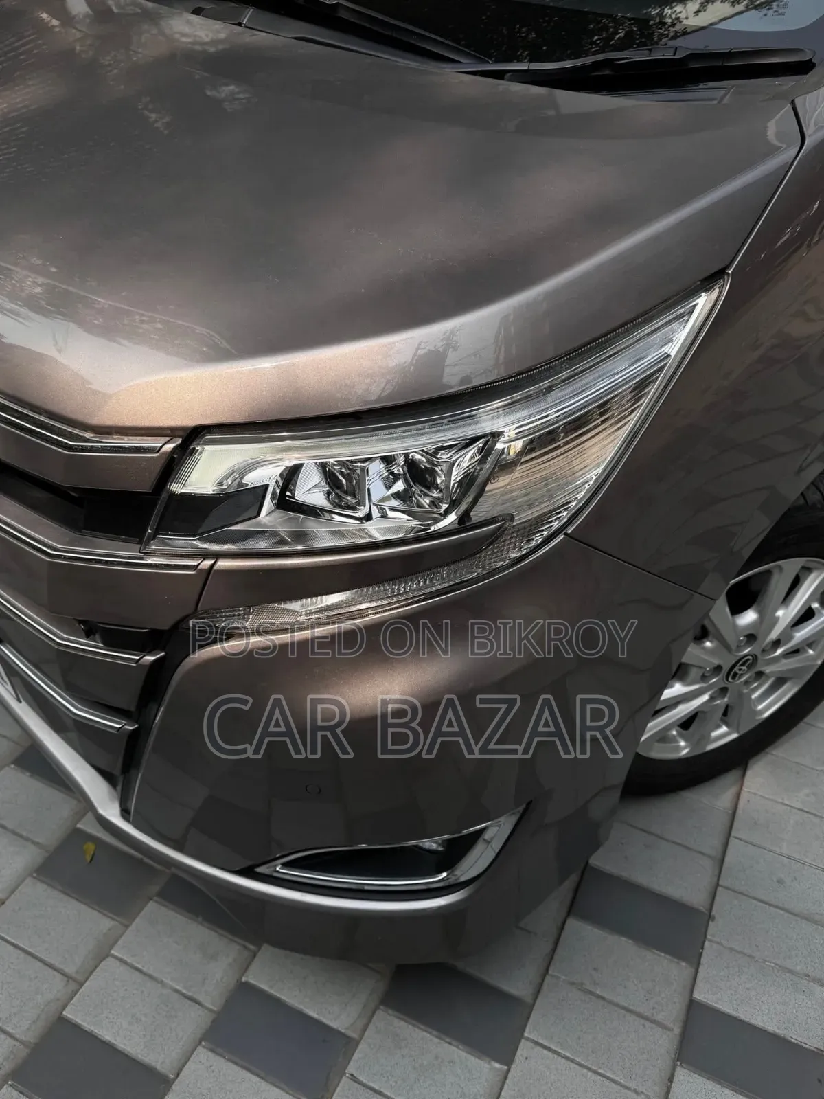 Toyota Noah 1.8 Front Wheel Drive Hybrid (7 seater) 2020 Brown