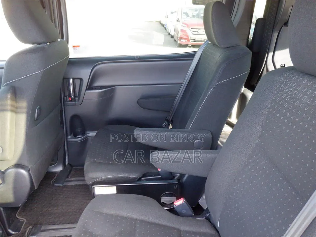 Toyota Noah 1.8 Front Wheel Drive Hybrid (7 seater) 2020 Brown