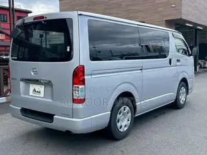 টয়োটা হাইএস ২০২১ সিলভার