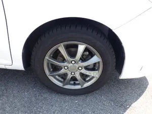 Toyota Corolla Fielder 1.5 Hybrid FWD 2021 White