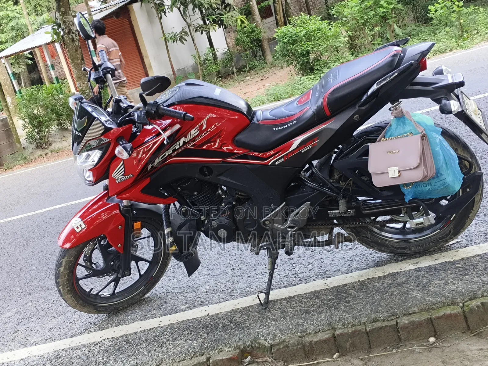 হোন্ডা হর্নেট ২০২১ লাল