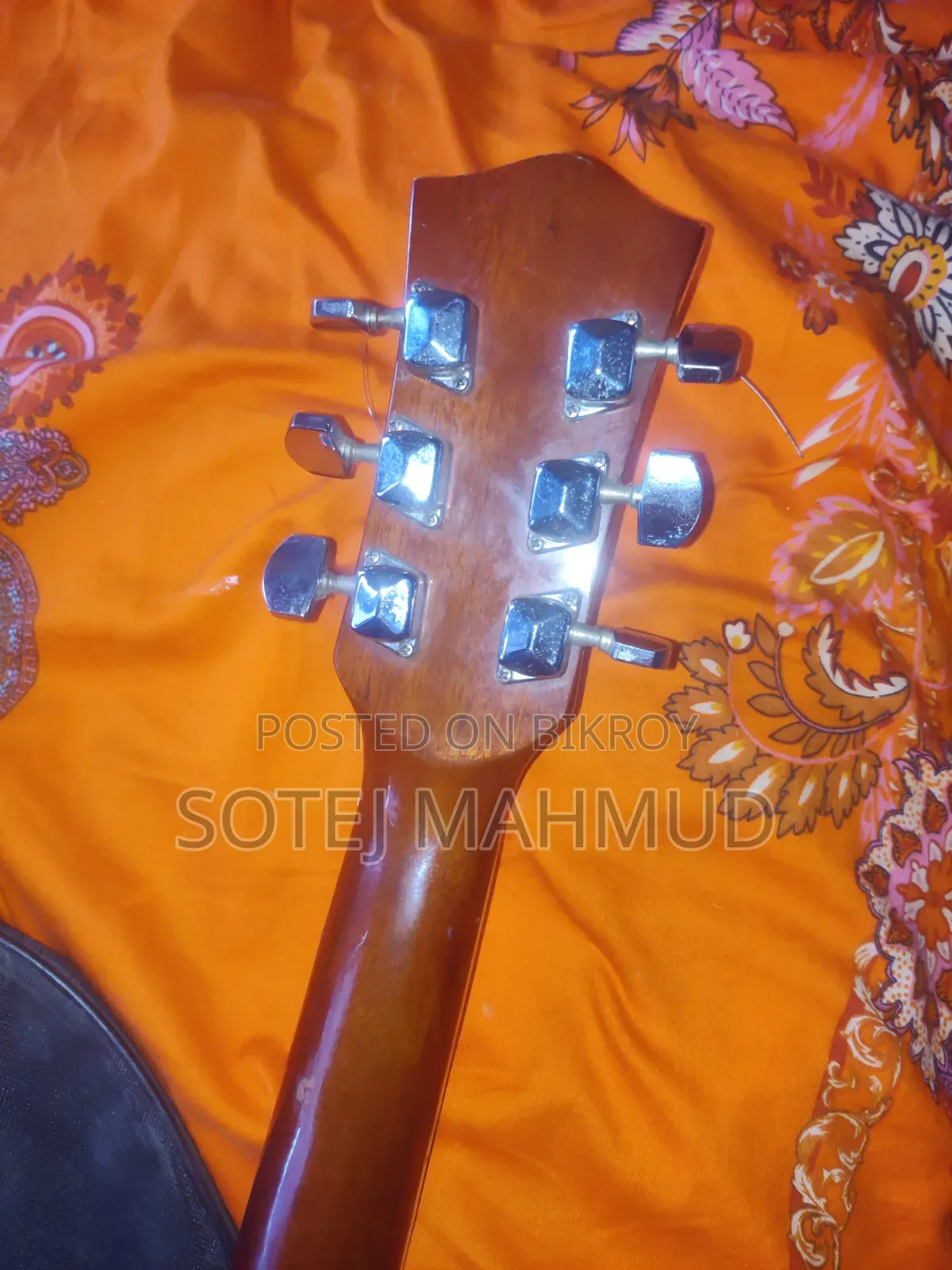 Axe 48c Guitar
