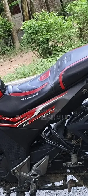 হোন্ডা হর্নেট ২০২১ লাল