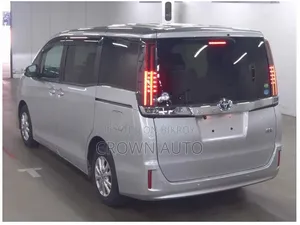 Toyota Noah 1.8 Front-Wheel Drive Hybrid (7-Seater) 2021 Silver