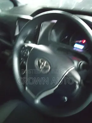 Toyota Noah 1.8 Front-Wheel Drive Hybrid (7-Seater) 2021 Silver