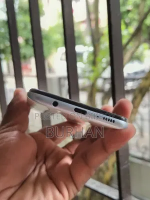 Samsung Galaxy A50 64 GB White