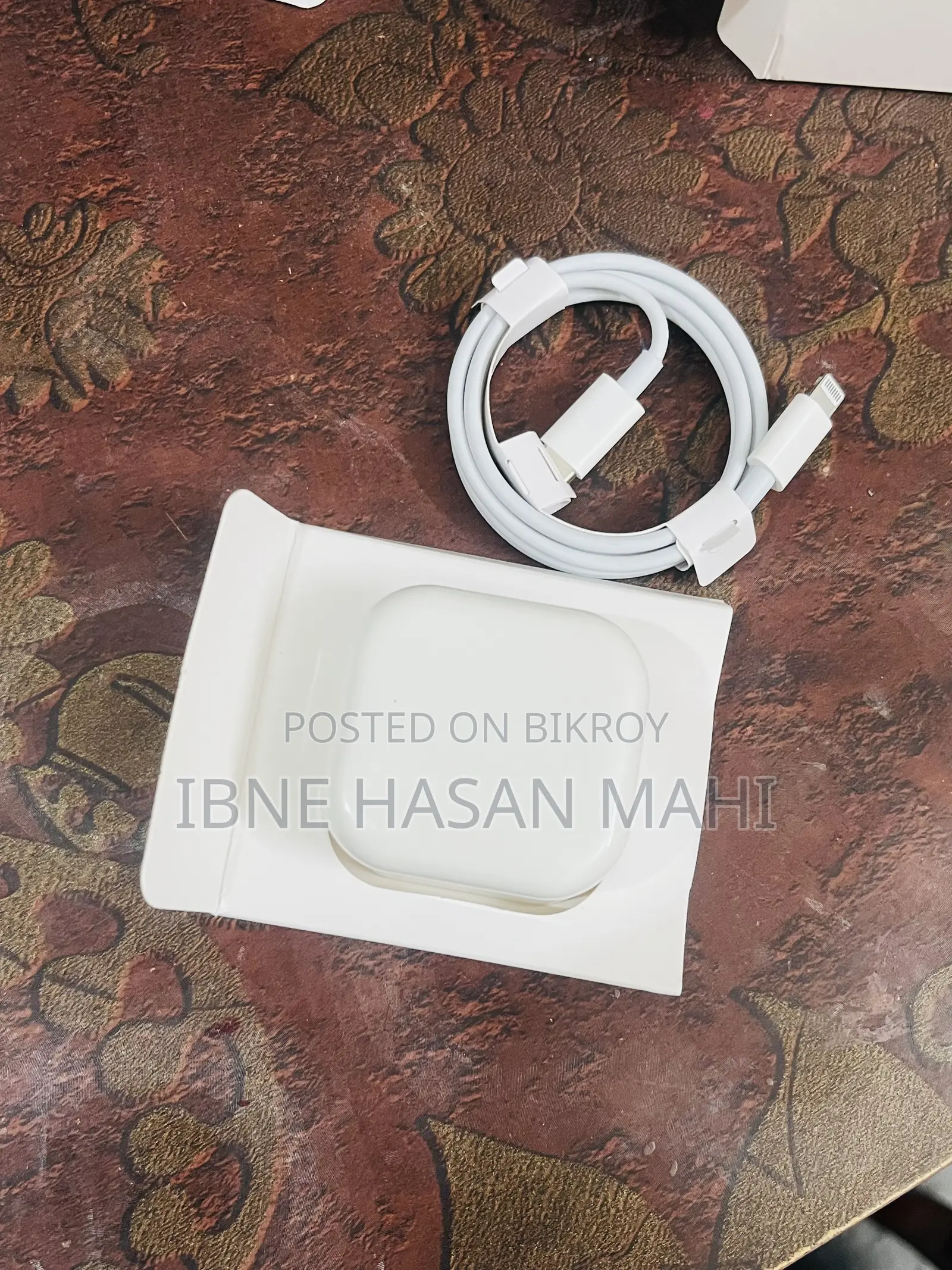 অ্যাপল অ্যাডাপ্টার উইথ কেবল