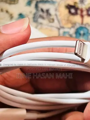 অরিজিনাল অ্যাপল ২০ ওয়াট অ্যাডাপ্টার উইথ লাইটনিং