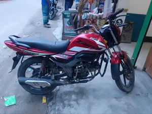 মোটরসাইকেল ২০২৩ লাল