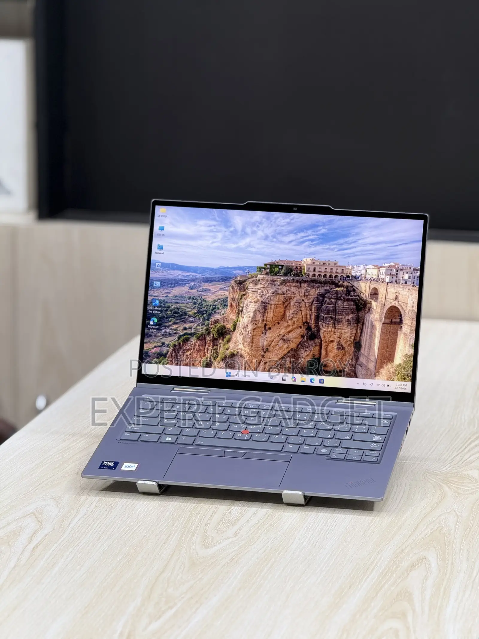 Laptop Lenovo ThinkPad X1 Yoga 16GB Intel Core Ultra 7 SSD 512GB