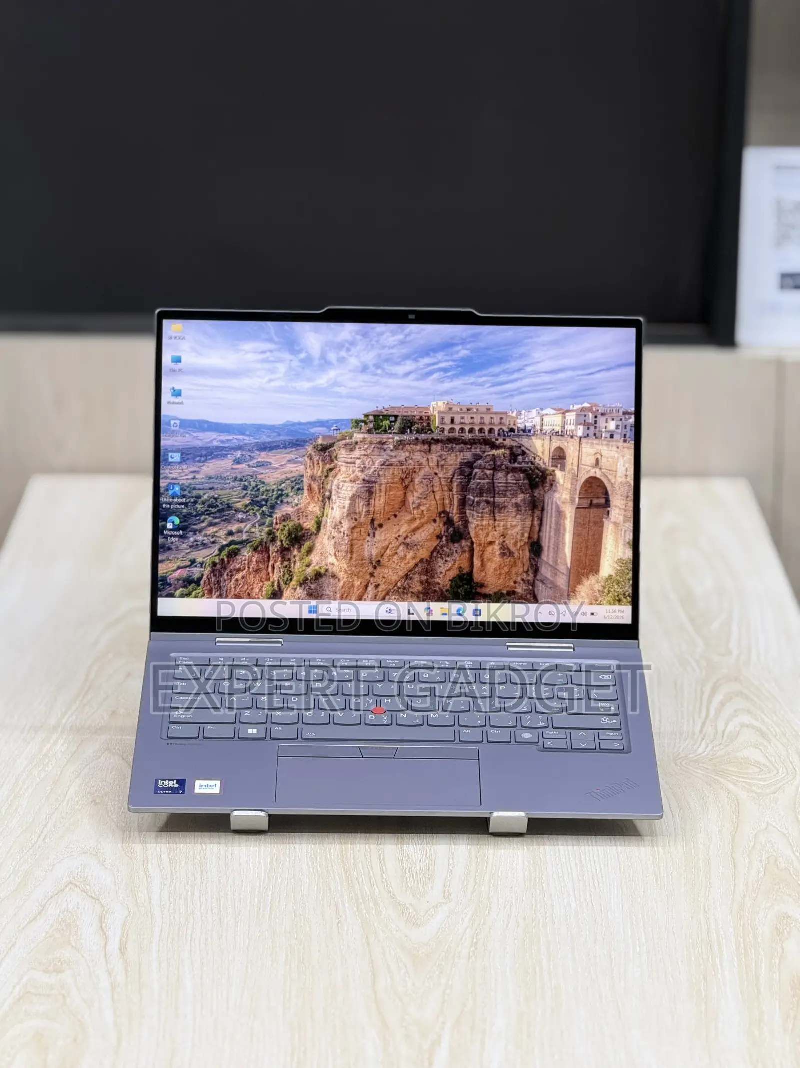 Laptop Lenovo ThinkPad X1 Yoga 16GB Intel Core Ultra 7 SSD 512GB