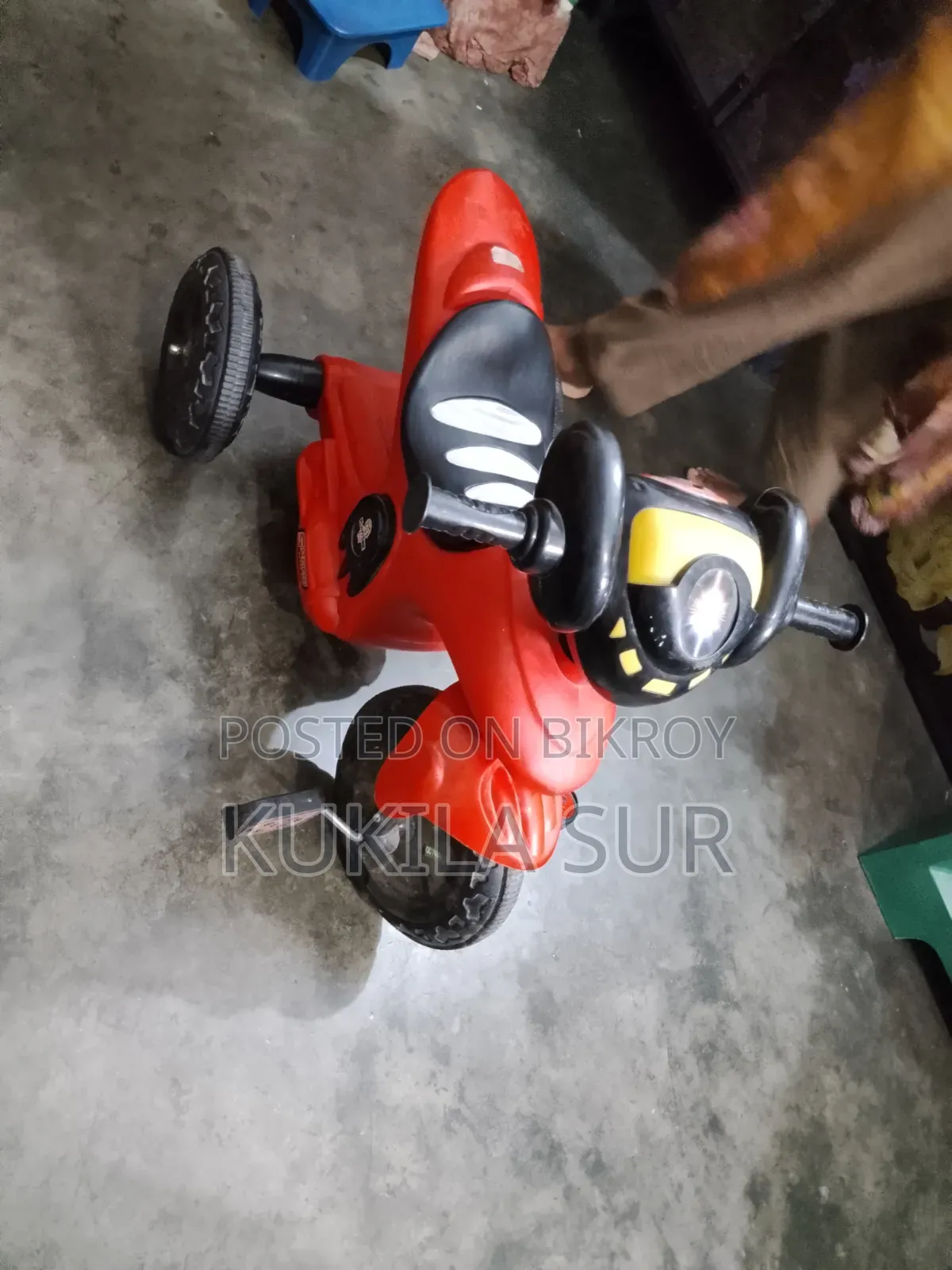 বাচ্চাদের গাড়ি