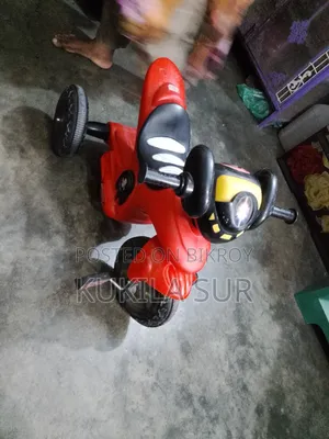 বাচ্চাদের গাড়ি