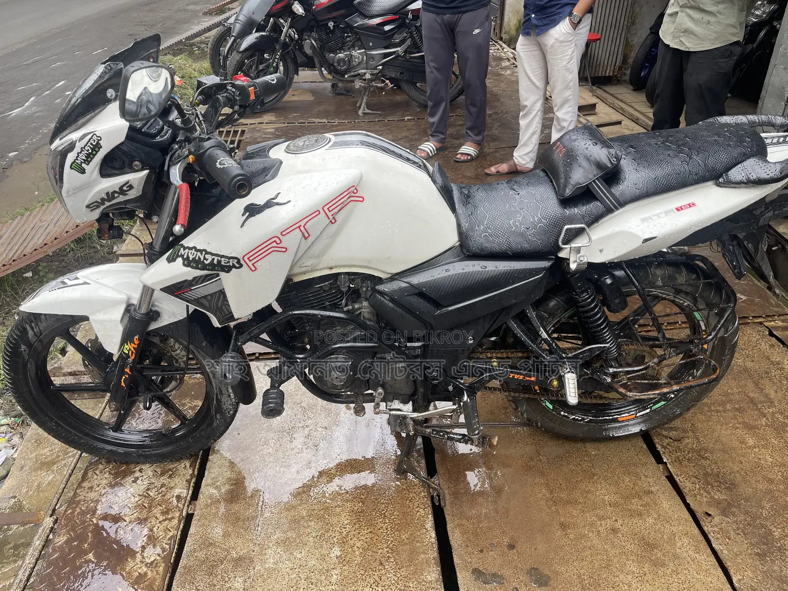 TVS Apache RTR 160 2V 2017 White
