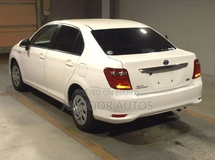 Toyota Axio 2021 White