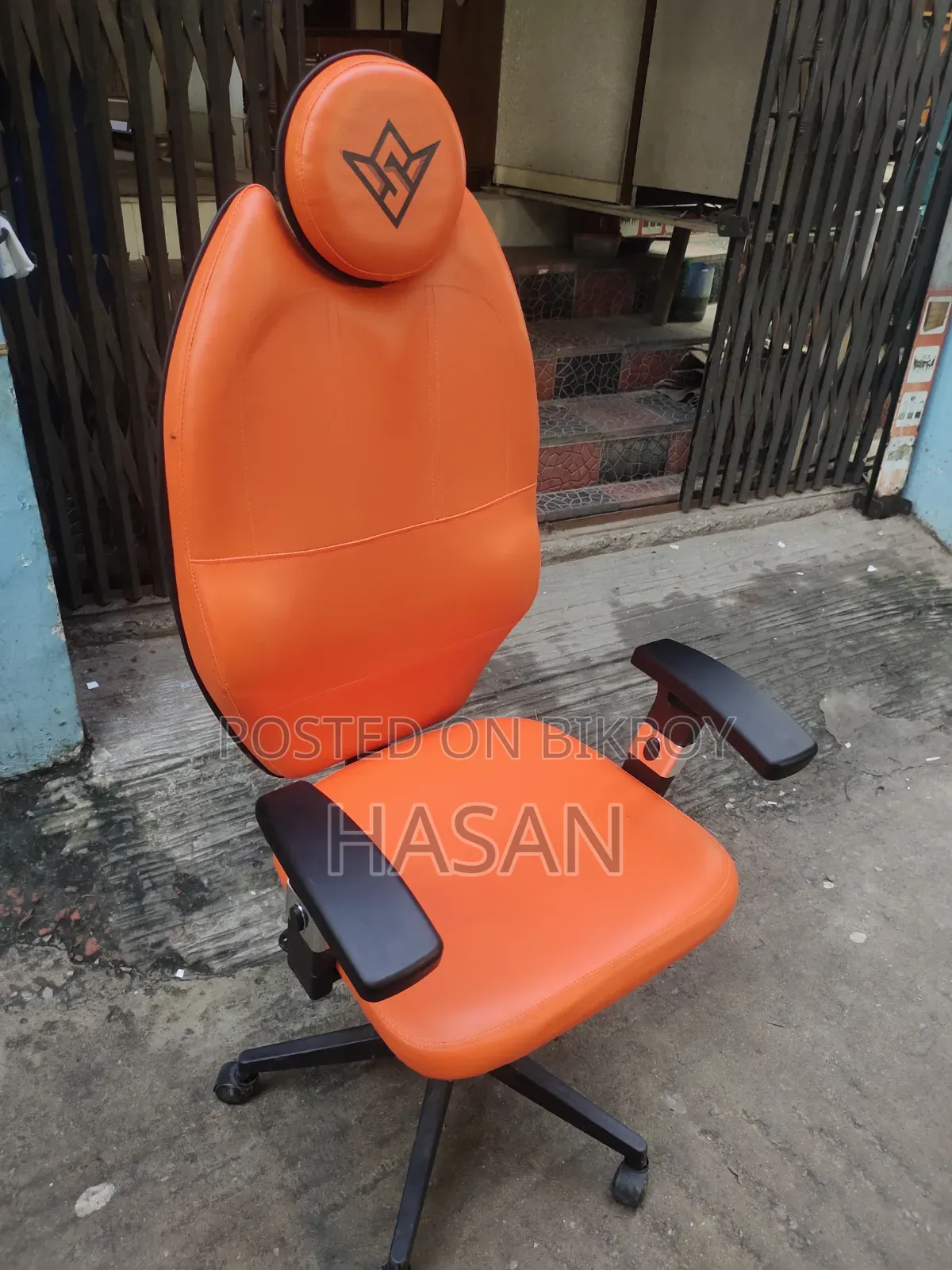 গেমিং চেয়ার বিক্রির জন্য