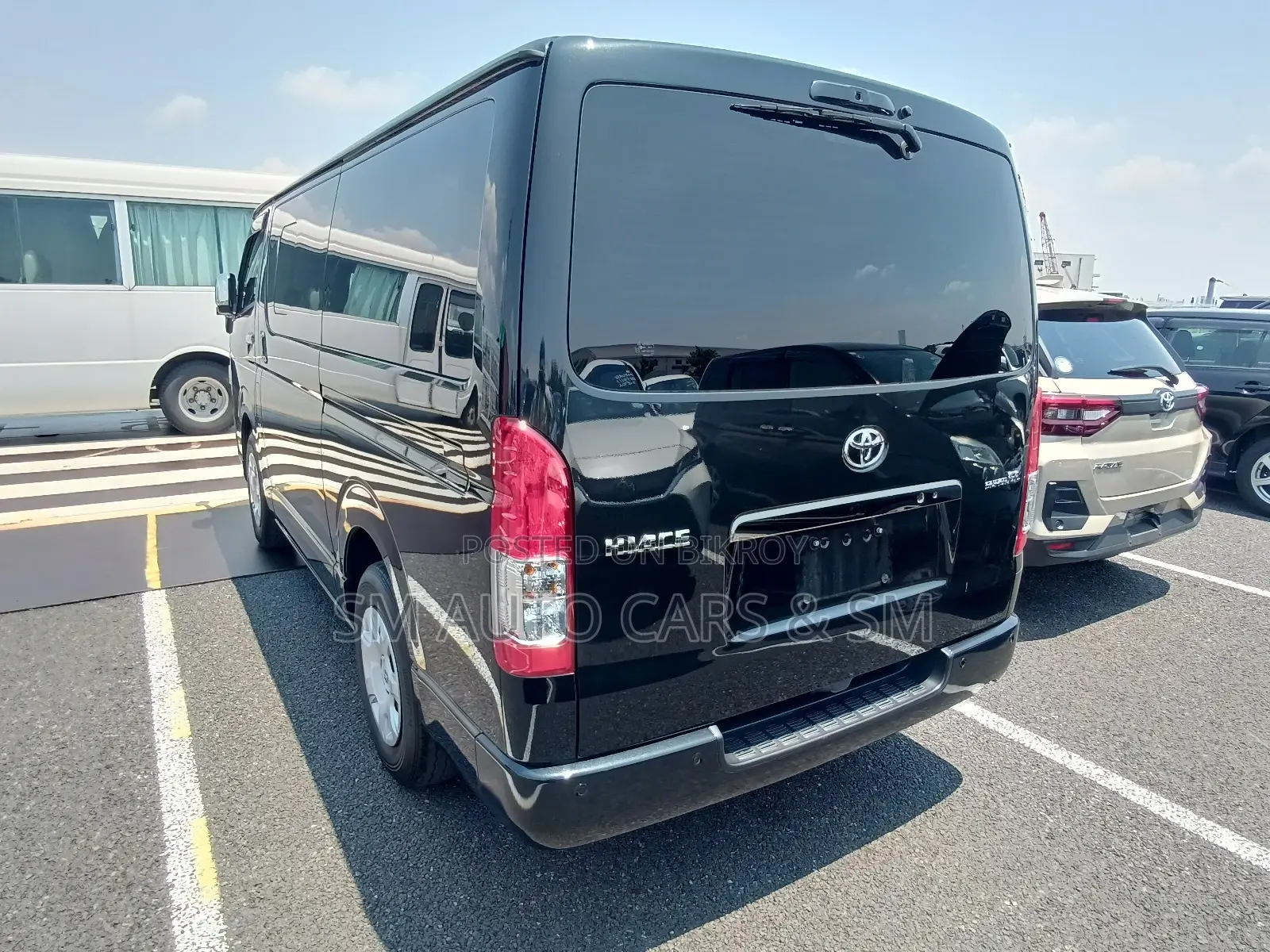 Toyota HiAce 2022 Black