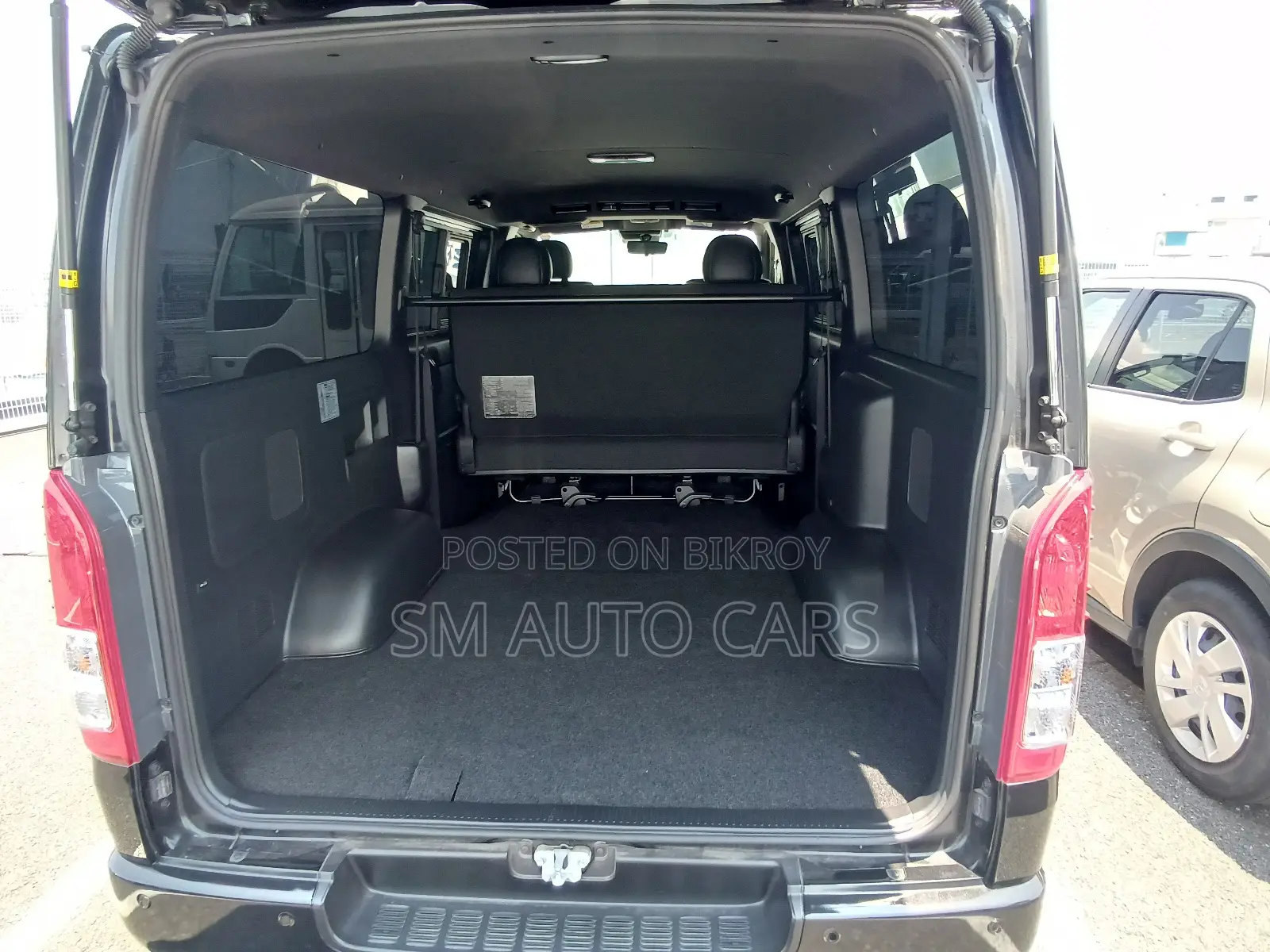 Toyota HiAce 2022 Black