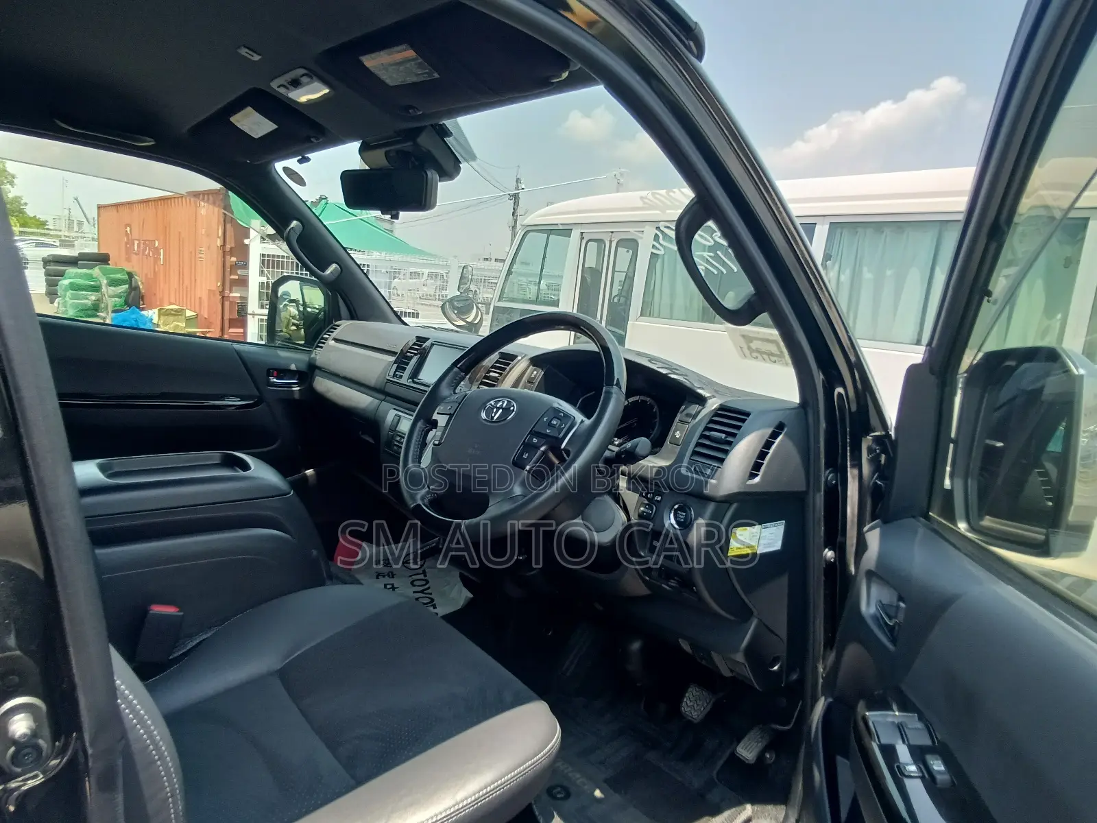 Toyota HiAce 2022 Black