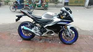 Yamaha R1 2023 Silver