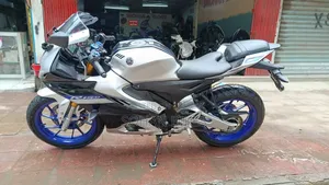Yamaha R1 2023 Silver