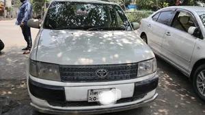টয়োটা প্রোবক্স ২০০৪ সাদা