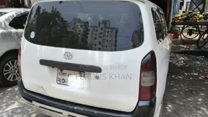 টয়োটা প্রোবক্স ২০০৪ সাদা