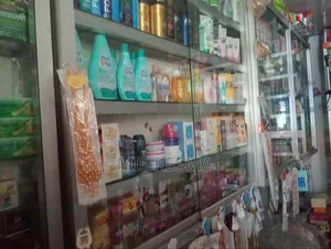 Cosmetic shop decoration for sale (aluminum + glass)