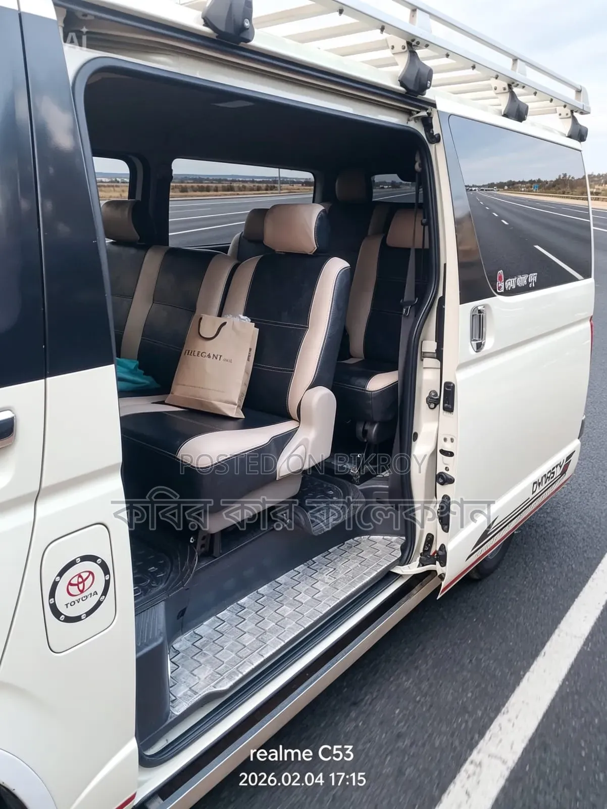 Toyota HiAce 2018 White