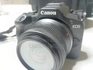 Canon EOS R50 Mirrorless Camera (18-45mm Lens)