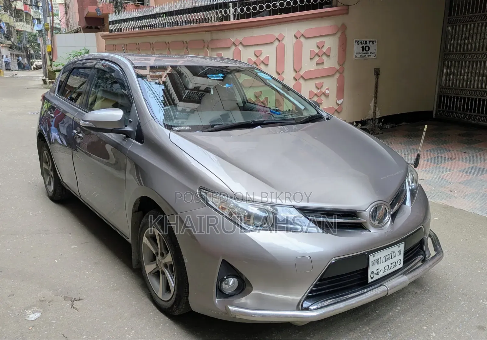 Toyota Auris 2012 Gray
