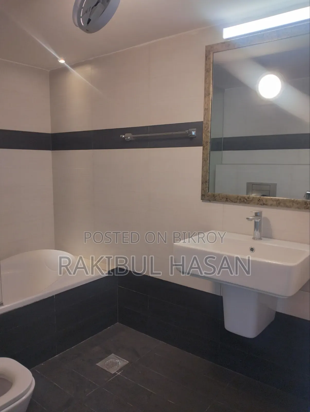 গুলশানে ভাড়ার জন্য ফার্নিশড ৩ বেডরুমের অ্যাপার্টমেন্ট