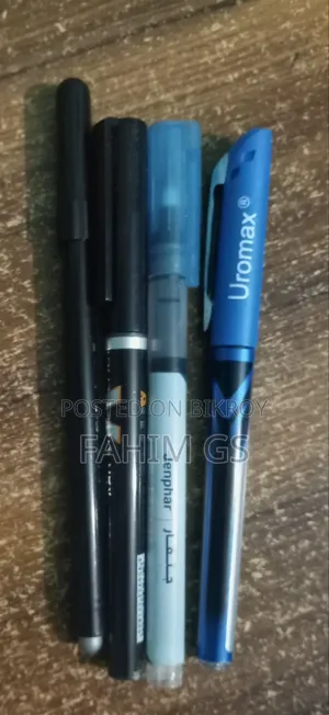Various types of gel pens