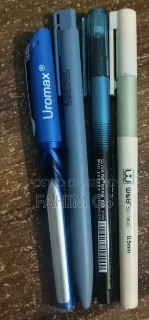 Various types of gel pens