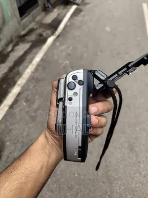 Super Zoom 70s