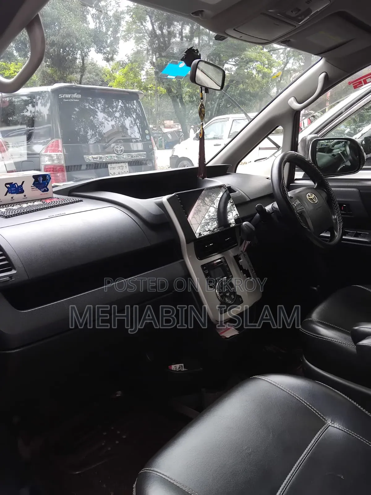 Toyota Noah 2011 Gray