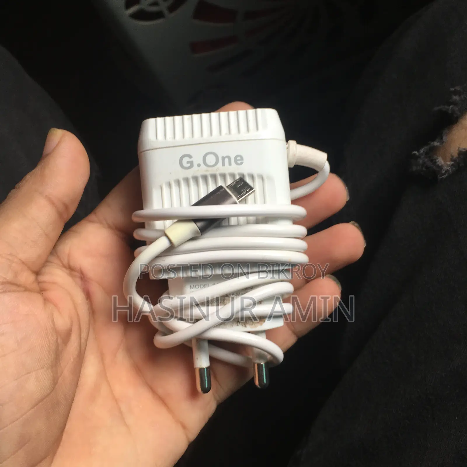 G One 15 Watt Mobile Charger