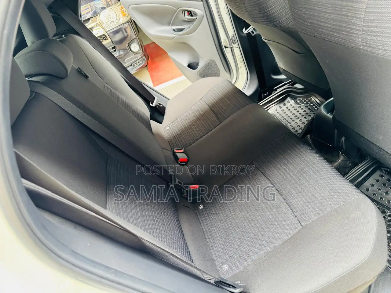 Toyota Yaris 1.5 Sedan L 2020 Pearl