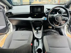 Toyota Yaris 1.5 Sedan L 2020 Pearl